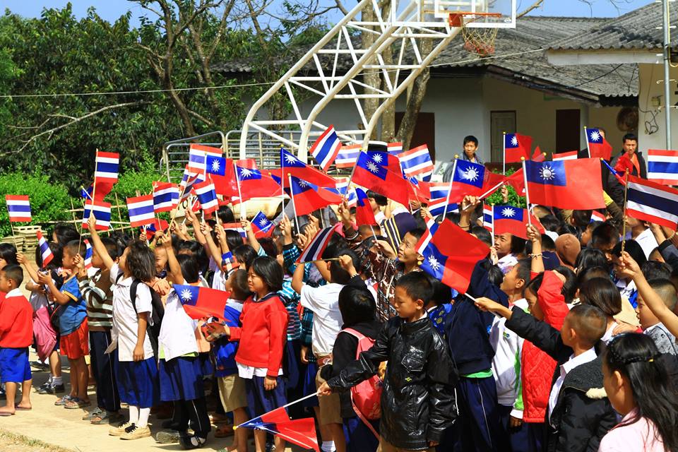 如今泰北居民仍然熱烈的紀念雙十國慶，同時揮舞中華民國國旗與泰國國旗