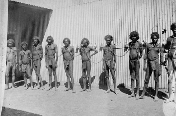 直到20世紀40年代，土著的頸鏈才被淘汰。直到20世紀60年代，他們在一些地區還會被使用。